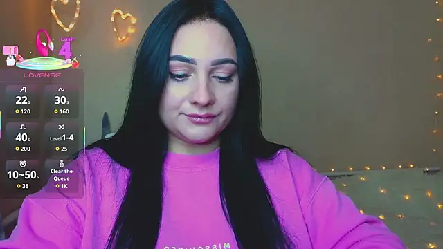 Snapshot of Emelyblum chatting on November 12, 2025, 8:30 pm Emelyblum online show from November 12, 2025, 8:30 pm