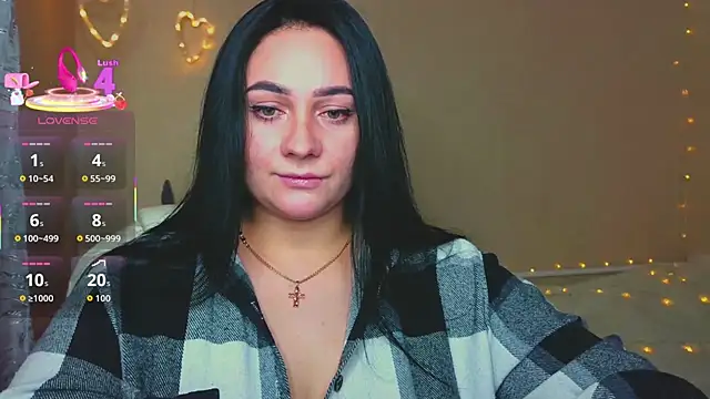 Snapshot of Emelyblum chatting on November 13, 2025, 10:30 pm Emelyblum online show from November 13, 2025, 10:30 pm