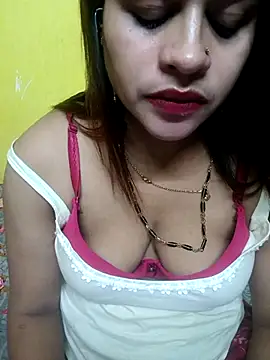Snapshot of Sexyranibhabhi chatting on April 28, 2026, 2:33 pm Sexyranibhabhi online show from April 28, 2026, 2:33 pm