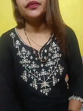 Snapshot of Sexyranibhabhi chatting on May 21, 2026, 2:35 pm Sexyranibhabhi online show from May 21, 2026, 2:35 pm