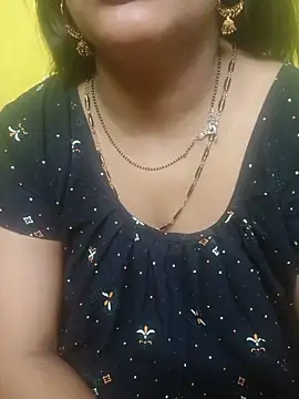 Snapshot of Sexyranibhabhi chatting on May 29, 2026, 2:42 am Sexyranibhabhi online show from May 29, 2026, 2:42 am