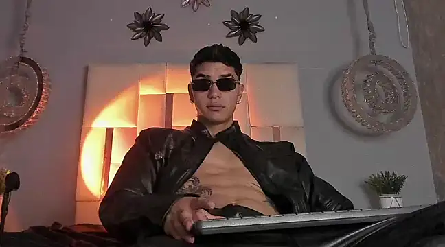 Snapshot of AndyPalmer_ chatting on December 21, 2024, 2:58 pm AndyPalmer online show from December 21, 2024, 2:58 pm