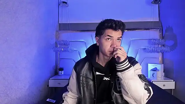 Snapshot of AndyPalmer_ chatting on February 11, 2025, 11:32 am AndyPalmer online show from February 11, 2025, 11:32 am