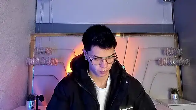 Snapshot of AndyPalmer_ chatting on February 27, 2025, 11:41 am AndyPalmer online show from February 27, 2025, 11:41 am