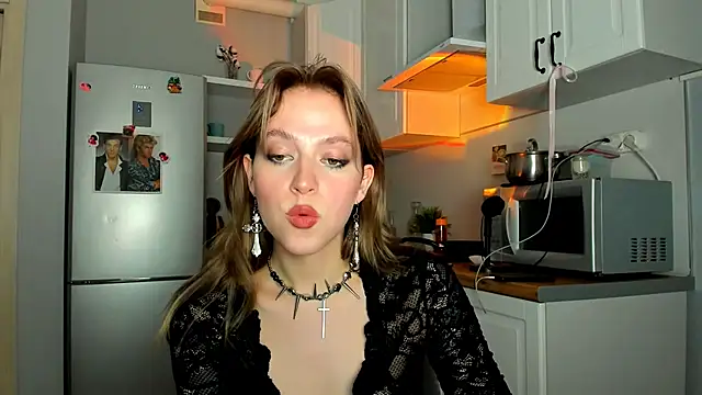 Niky  Jess online show from February 10, 2025, 5:09 pm