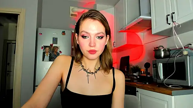 Niky  Jess online show from February 18, 2025, 3:32 pm