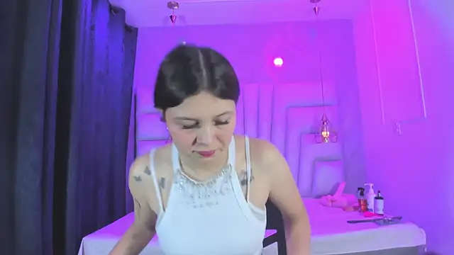 Snapshot of AngelaaCute_ chatting on March 31, 2026, 12:16 pm AngelaaCute online show from March 31, 2026, 12:16 pm