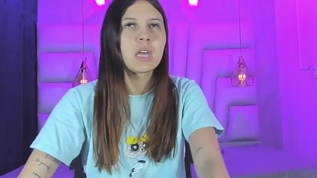 Snapshot of AngelaaCute_ chatting on April 5, 2026, 12:24 pm AngelaaCute online show from April 5, 2026, 12:24 pm