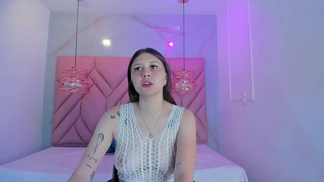 Snapshot of AngelaaCute_ chatting on April 22, 2026, 12:07 pm AngelaaCute online show from April 22, 2026, 12:07 pm