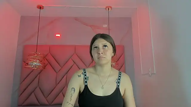 Snapshot of AngelaaCute_ chatting on May 23, 2026, 6:23 pm AngelaaCute online show from May 23, 2026, 6:23 pm