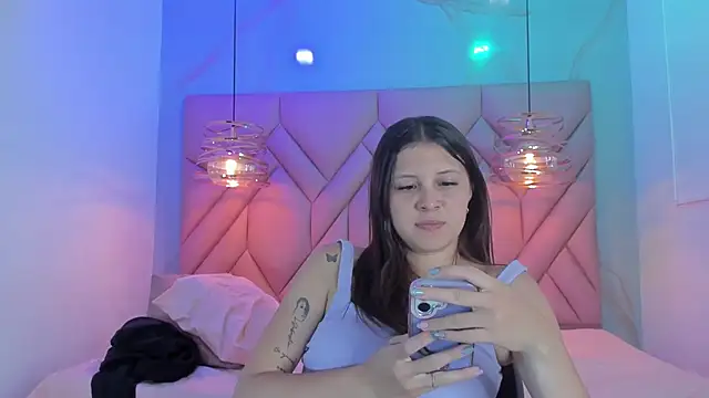 Snapshot of AngelaaCute_ chatting on June 22, 2026, 12:02 pm AngelaaCute online show from June 22, 2026, 12:02 pm