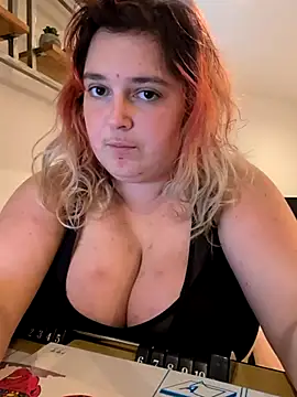 Snapshot of LadyRochester chatting on September 13, 2025, 1:11 pm LadyRochester online show from September 13, 2025, 1:11 pm