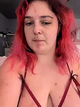 Snapshot of LadyRochester chatting on October 18, 2025, 12:17 pm LadyRochester online show from October 18, 2025, 12:17 pm