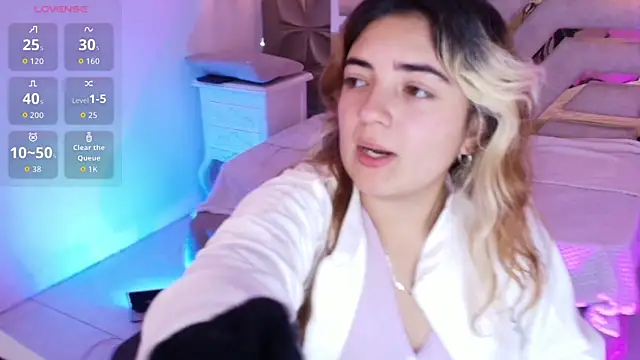 Snapshot of meraki_fraise chatting on October 2, 2025, 8:49 pm meraki fraise online show from October 2, 2025, 8:49 pm