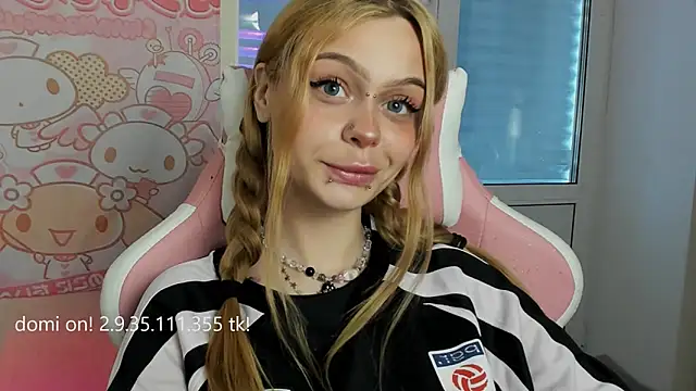 Snapshot of shy_melony chatting on April 28, 2026, 6:18 am shy melony online show from April 28, 2026, 6:18 am