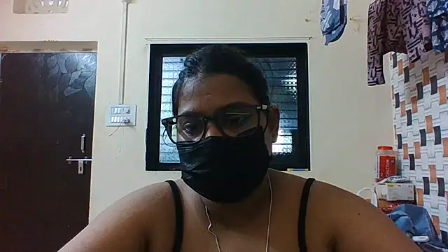 Hotmilfxox online show from June 18, 2026, 11:14 am