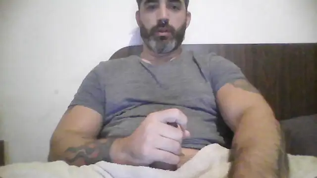 ozzypsico13 online show from May 16, 2026, 11:31 am