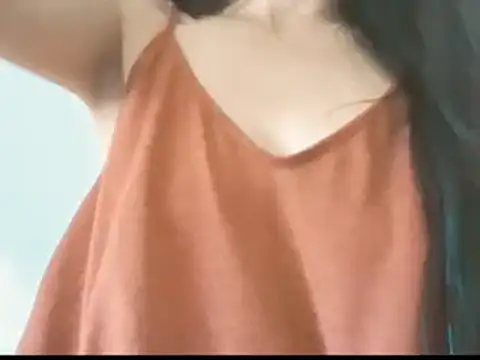 melaniy online show from April 21, 2026, 9:04 am