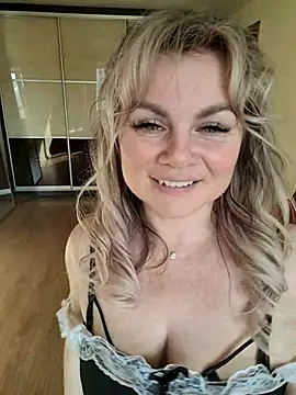 candy queeen online show from March 5, 2026, 10:55 am