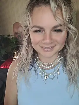 candy queeen online show from June 4, 2026, 4:40 am
