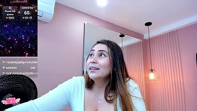 dulce santamaria online show from December 8, 2024, 7:43 pm