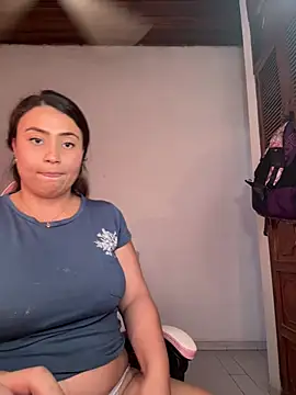 dulce santamaria online show from March 8, 2025, 8:57 pm