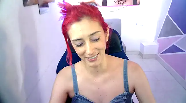 Snapshot of Ruby_Your_Milf chatting on December 26, 2024, 8:32 pm Ruby Your Milf online show from December 26, 2024, 8:32 pm