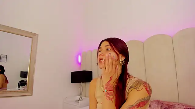 Snapshot of AnnyCherry_ chatting on November 21, 2025, 7:56 pm AnnyCherry online show from November 21, 2025, 7:56 pm