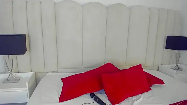 Snapshot of AnnyCherry_ chatting on December 2, 2025, 11:34 pm AnnyCherry online show from December 2, 2025, 11:34 pm