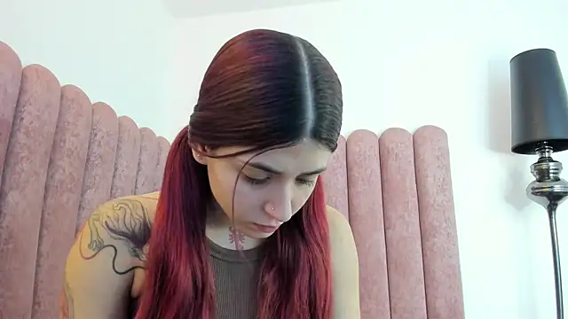 Snapshot of AnnyCherry_ chatting on December 15, 2025, 5:39 pm AnnyCherry online show from December 15, 2025, 5:39 pm