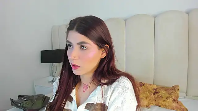 Snapshot of AnnyCherry_ chatting on February 3, 2026, 12:53 am AnnyCherry online show from February 3, 2026, 12:53 am