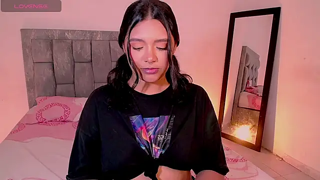 DIANEE 01 online show from February 28, 2026, 1:17 am