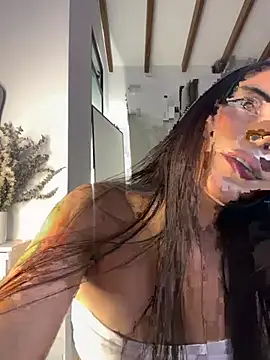 Snapshot of __Alisson_ chatting on May 7, 2026, 1:00 am Alisson online show from May 7, 2026, 1:00 am