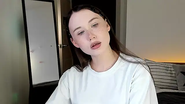 Stella Sunny online show from February 24, 2026, 3:32 pm