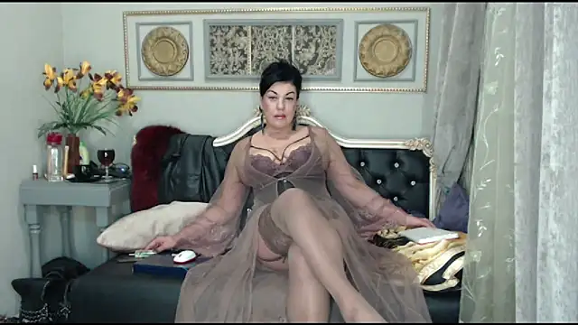 Snapshot of LadyMargoFontana chatting on February 18, 2025, 4:37 am LadyMargoFontana online show from February 18, 2025, 4:37 am