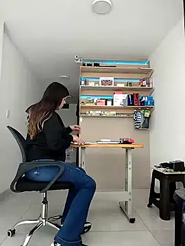 natalie cowens online show from February 5, 2025, 5:20 pm