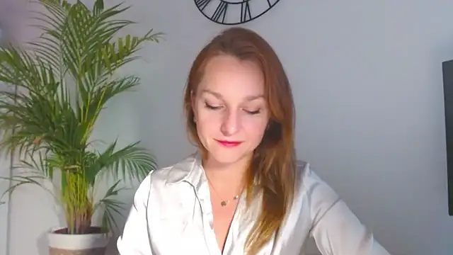 AliciaDesire online show from November 26, 2025, 2:07 pm