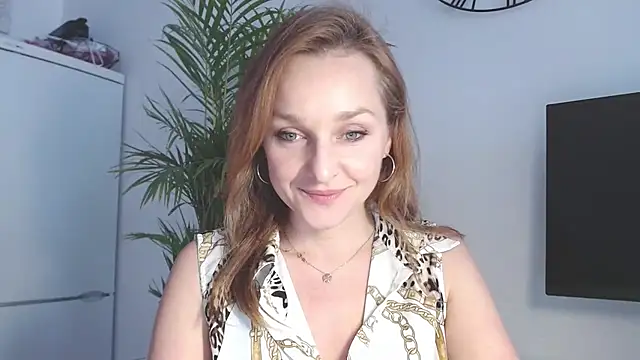 Snapshot of AliciaDesire chatting on February 5, 2026, 2:11 pm AliciaDesire online show from February 5, 2026, 2:11 pm