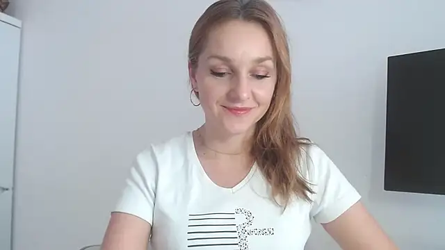 Snapshot of AliciaDesire chatting on February 16, 2026, 2:02 pm AliciaDesire online show from February 16, 2026, 2:02 pm