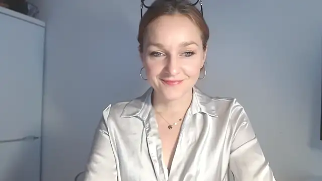 Snapshot of AliciaDesire chatting on February 17, 2026, 7:05 am AliciaDesire online show from February 17, 2026, 7:05 am