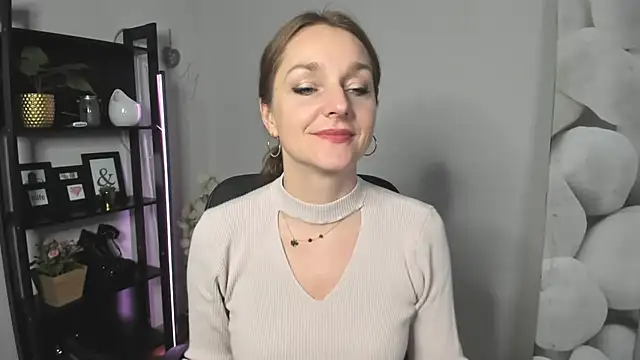 Snapshot of AliciaDesire chatting on February 23, 2026, 2:03 pm AliciaDesire online show from February 23, 2026, 2:03 pm