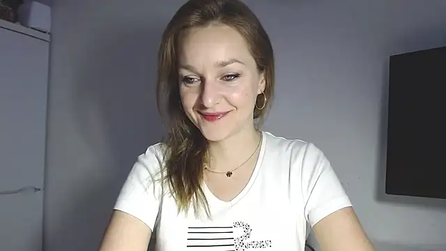 Snapshot of AliciaDesire chatting on March 3, 2026, 6:41 am AliciaDesire online show from March 3, 2026, 6:41 am