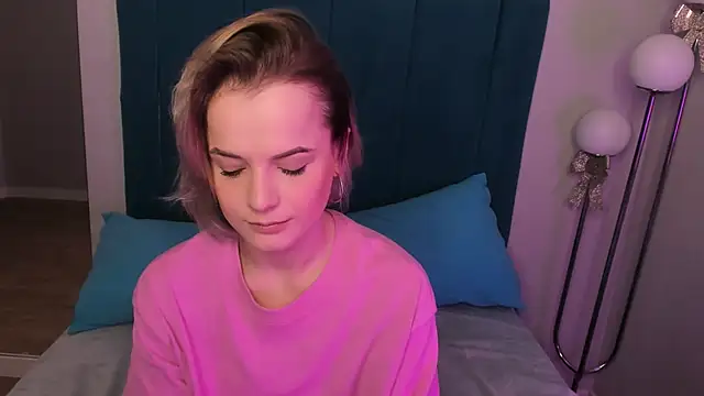 JessicaBeverly online show from March 18, 2025, 9:32 pm