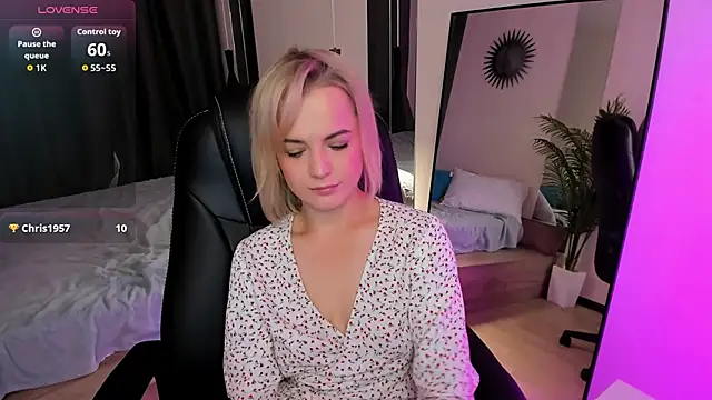 JessicaBeverly online show from September 15, 2025, 5:51 am