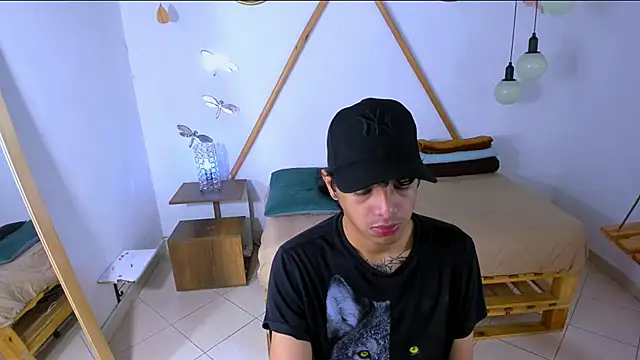 Snapshot of Brand_habes chatting on October 15, 2025, 1:33 pm Brand habes online show from October 15, 2025, 1:33 pm