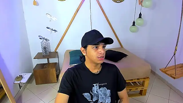 Snapshot of Brand_habes chatting on October 29, 2025, 1:46 pm Brand habes online show from October 29, 2025, 1:46 pm