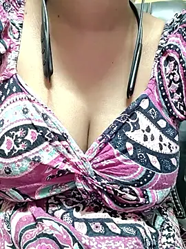 Snapshot of Anjali_cute-Pondati chatting on February 18, 2026, 1:01 am Anjali cute-Pondati online show from February 18, 2026, 1:01 am