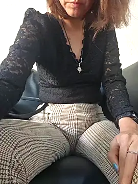 Lunababymylove online show from September 24, 2025, 6:44 pm