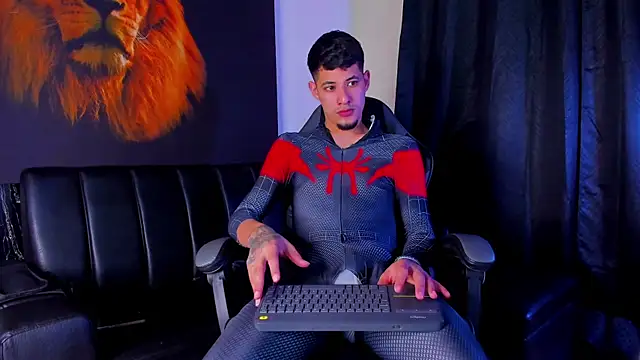 Snapshot of kyle_smithxx chatting on October 29, 2025, 8:43 pm kyle smithxx online show from October 29, 2025, 8:43 pm