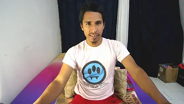 Snapshot of michaelhotbbc chatting on December 1, 2025, 5:23 am michaelhotbbc online show from December 1, 2025, 5:23 am